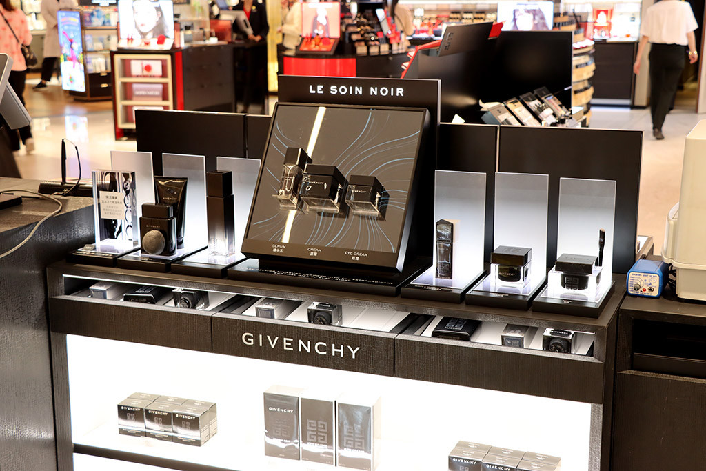 GIVENCHY, VM Displays